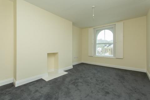 Cambridge Terrace, Dover, Kent, CT16 2 bed flat for sale