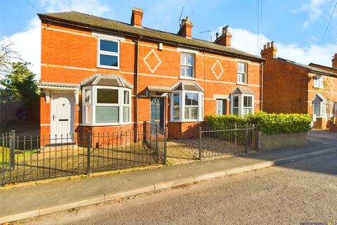 The Street, Reading RG10 2 bed terraced house for sale