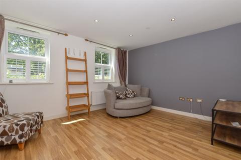Essex Road, Halling, Rochester, Kent 1 bed ground floor flat for sale