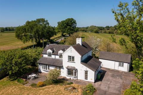 The Colleys, Colleys Lane, Willaston... 3 bed detached house for sale