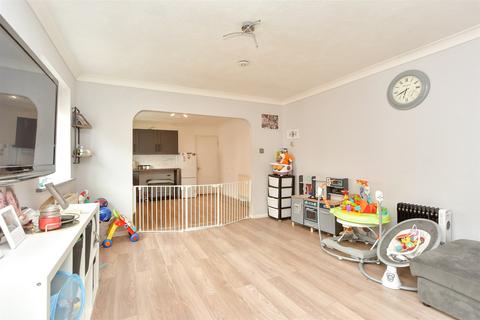 Hillside Road, Chatham, Kent 1 bed flat for sale