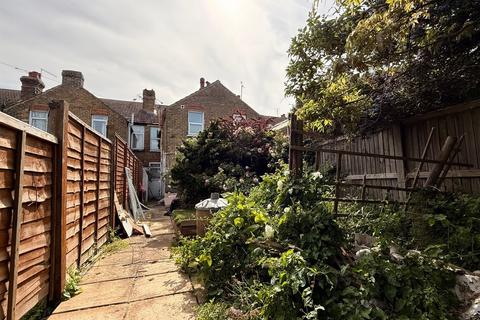 Regent Street, Whitstable, Kent 3 bed terraced house for sale