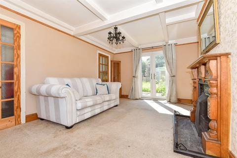 North View, Canterbury CT3 3 bed semi