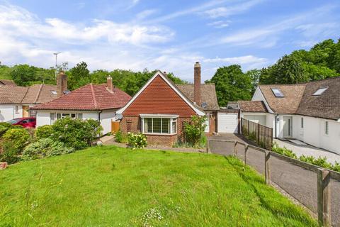 Harlands Close, Haywards Heath, RH16 2 bed bungalow for sale