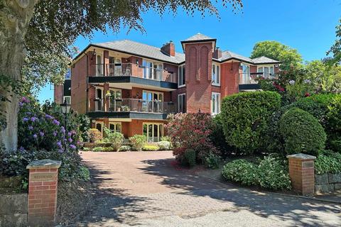 Leicester Road, Hale 2 bed apartment for sale