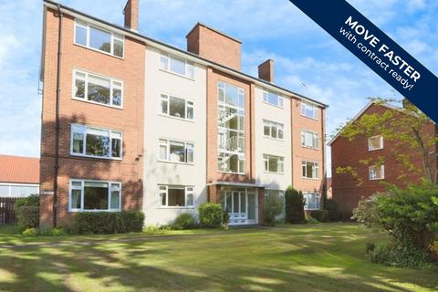 Heath Royal Court, South Street... 2 bed apartment for sale