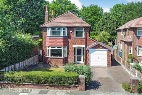 Woodbourne Road, Greater Manchester M33 3 bed detached house for sale