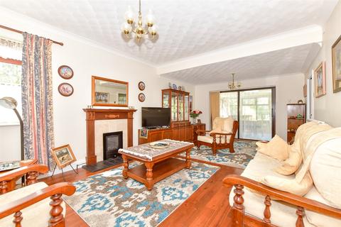 Lovedean Lane, Waterlooville, Hampshire 2 bed detached bungalow for sale