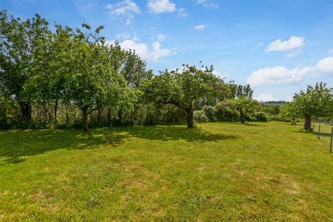 Tonbridge Road, Wateringbury, Kent 5 bed detached house for sale