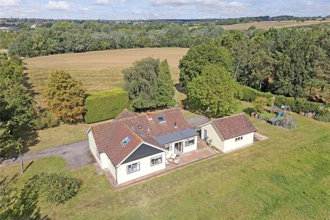 Chelmsford Road, Dunmow, Essex, CM6 4 bed bungalow for sale