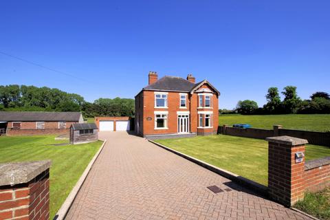 Shortheath, Swadlincote 4 bed farm house for sale