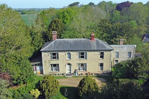 Mellis 5 bed detached house for sale