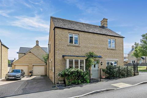 Spire View, Cirencester 4 bed detached house for sale