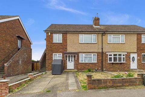 Woodcote Close, Cheshunt 2 bed maisonette for sale