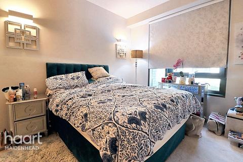 Wokingham Road, Bracknell 2 bed apartment for sale