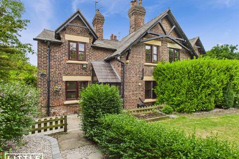 Alder Lane, Knowsley, L34 3 bed cottage for sale