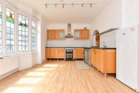 High Street, Broadstairs CT10 2 bed flat for sale