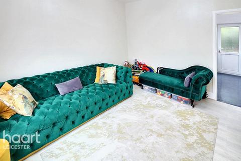 Halifax Drive, Leicester 2 bed semi