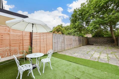 Waverley Road, London E18 3 bed terraced house for sale