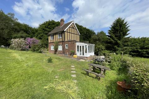 Emmetts Lane, Sevenoaks TN14 3 bed detached house for sale