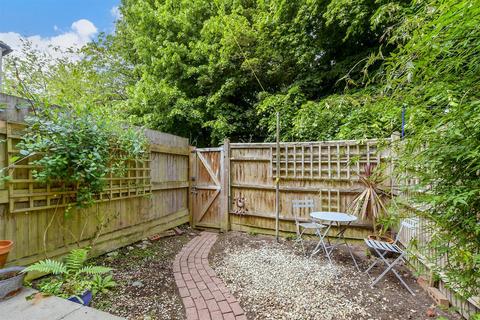 Silver Hill, Tenterden TN30 2 bed terraced house for sale