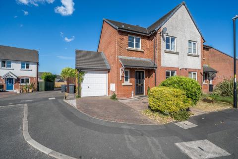 113 Redruth Drive, Carnforth... 3 bed semi