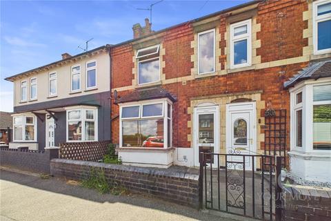 Bath Road, Northamptonshire NN16 2 bed terraced house for sale