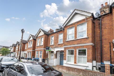 College Road, Colliers Wood SW19 3 bed maisonette for sale