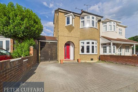 Fairfield Road, Hoddesdon EN11 4 bed semi