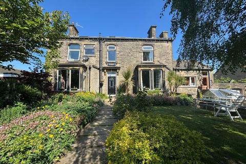 Broomfield Place, Clayton 4 bed semi