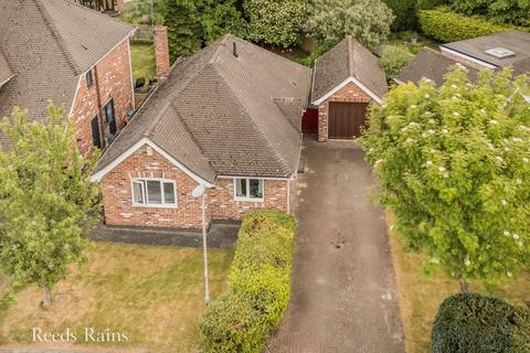 St. Vincent Drive, Northwich CW8 2 bed bungalow for sale