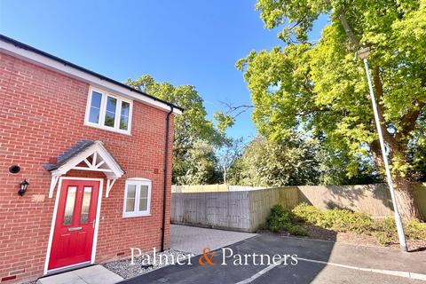 Hedge End, Walton on the Naze, Essex... 2 bed semi