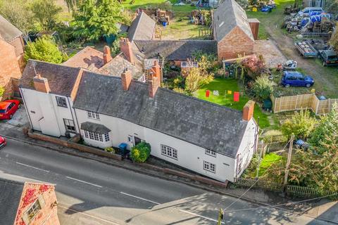 Main Road, Ansty 3 bed cottage for sale