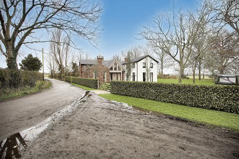 Lunt Lane, Liverpool L29 4 bed farm house for sale