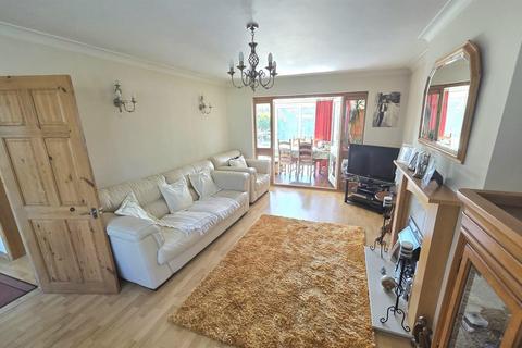 Cliff Avenue, Herne Bay, Kent 2 bed detached bungalow for sale