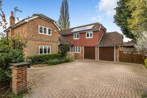 Southwood, Wokingham RG40 5 bed detached house for sale