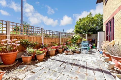 Radwinter Avenue, Wickford, Essex 2 bed end of terrace house for sale