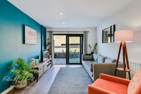 Royal Carriage Mews, London 1 bed apartment for sale