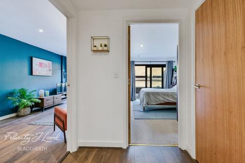 Royal Carriage Mews, London 1 bed apartment for sale