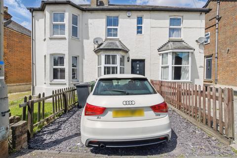 Amersham Road, High Wycombe HP13 2 bed terraced house for sale
