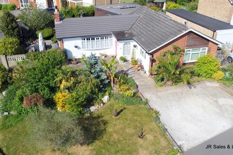 Broadfields, Goffs Oak 3 bed detached bungalow for sale