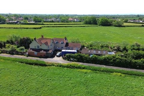 Middle Street, Brent Knoll... 5 bed house for sale