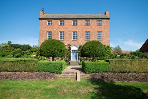 Chaceley, Gloucestershire, GL19 8 bed detached house for sale