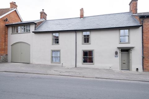High Street, Market Lavington... 4 bed house for sale