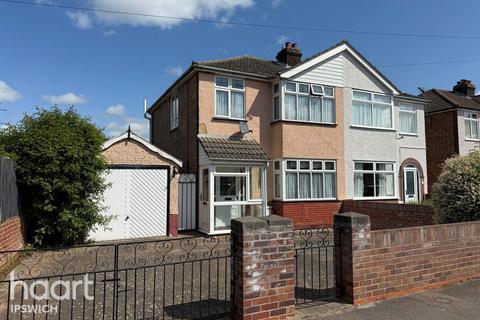 Bernard Crescent, Ipswich 3 bed semi