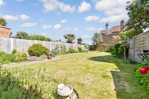 Beacon Road, Broadstairs, Kent 3 bed semi