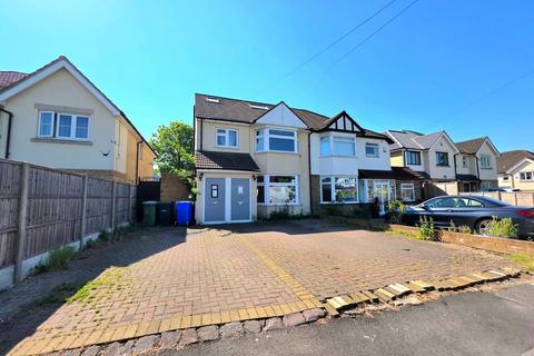 Pinner Park Gardens, Harrow 2 bed ground floor flat for sale