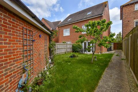 Discovery Drive, Kings Hill, West... 4 bed semi