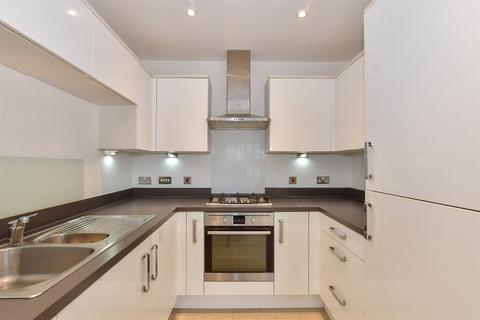 Discovery Drive, Kings Hill, West... 4 bed semi