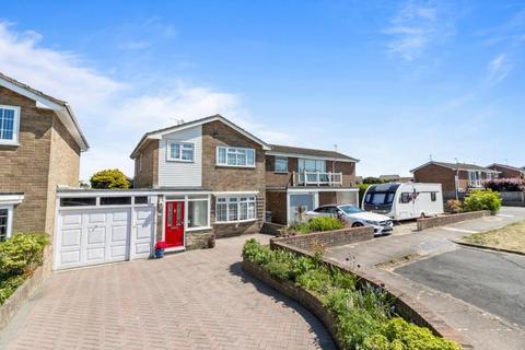 Princes Road, Eastbourne BN23 3 bed link detached house for sale